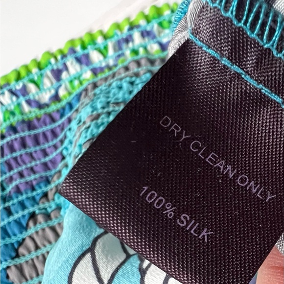 Hale Bob Medium 100% Silk Blue Green Printed  Tunic Blouse Top Smocked Waist.234 - Picture 3 of 3